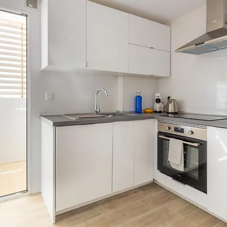 Victoria Apartment *